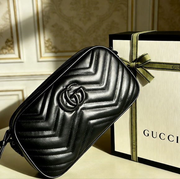 <AUTHENTIC>Gucci GG Marmont Medium Camera Bag - Picture 2 of 6